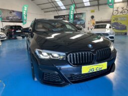 BMW 530 e Pack Desportivo M completo