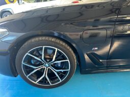 BMW 530 e Pack Desportivo M completo