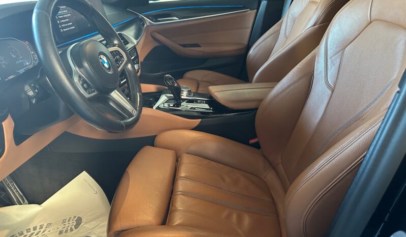 BMW 530 e Pack Desportivo M completo