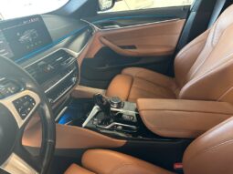 BMW 530 e Pack Desportivo M completo