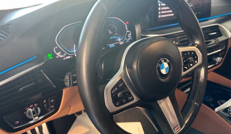 BMW 530 e Pack Desportivo M completo