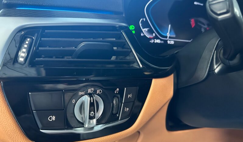 BMW 530 e Pack Desportivo M completo