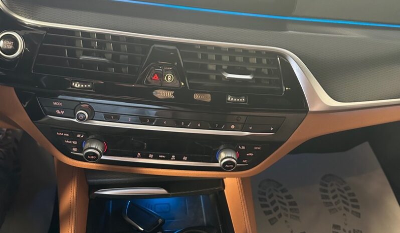 BMW 530 e Pack Desportivo M completo