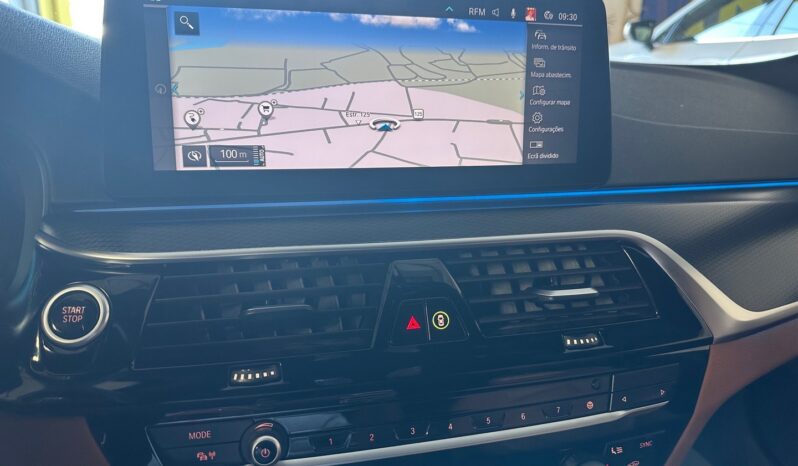 BMW 530 e Pack Desportivo M completo