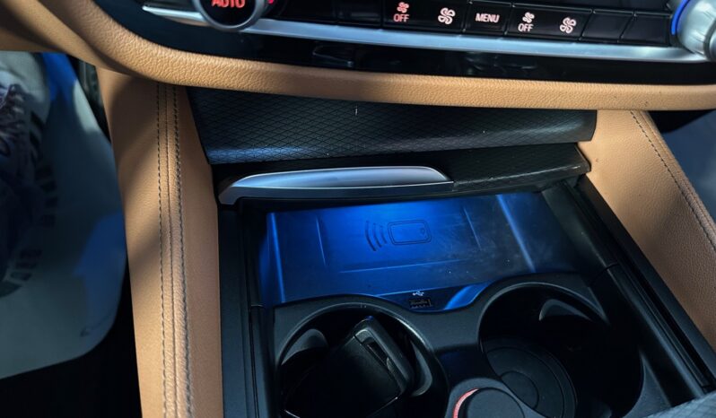 BMW 530 e Pack Desportivo M completo