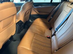 BMW 530 e Pack Desportivo M completo