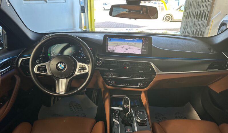 BMW 530 e Pack Desportivo M completo