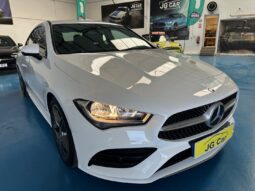 MERCEDES-BENZ CLA 180 AMG-Line completo
