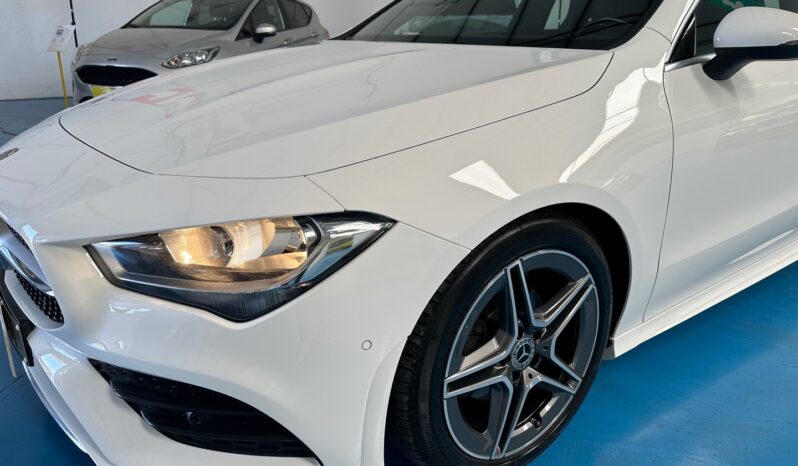 MERCEDES-BENZ CLA 180 AMG-Line completo