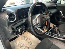 MERCEDES-BENZ CLA 180 AMG-Line completo