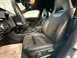 MERCEDES-BENZ CLA 180 AMG-Line completo