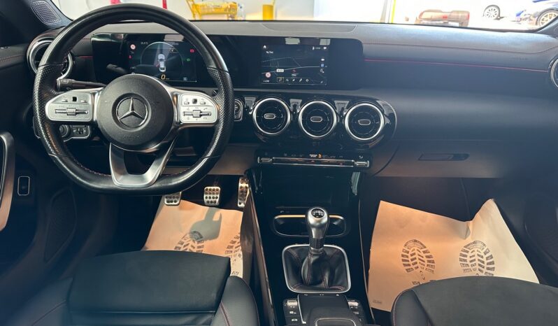 MERCEDES-BENZ CLA 180 AMG-Line completo