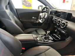 MERCEDES-BENZ CLA 180 AMG-Line completo