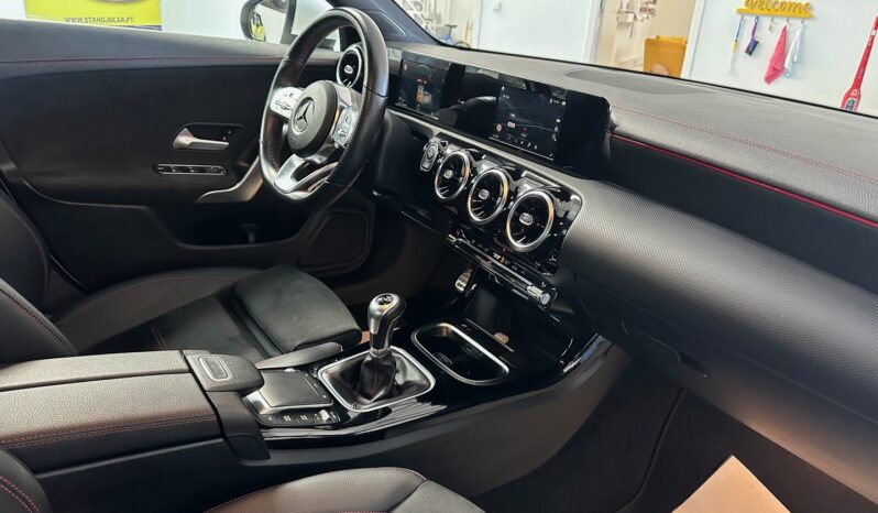 MERCEDES-BENZ CLA 180 AMG-Line completo