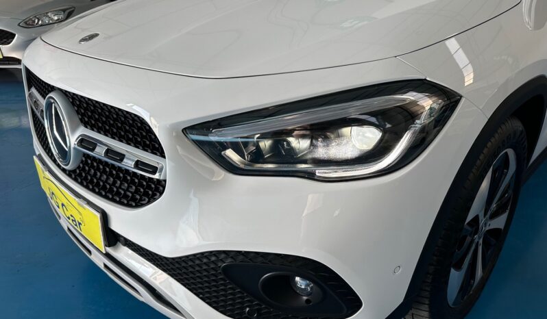 MERCEDES-BENZ GLA 200 STYLE LEDER NAVI completo
