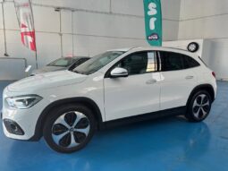 MERCEDES-BENZ GLA 200 STYLE LEDER NAVI completo