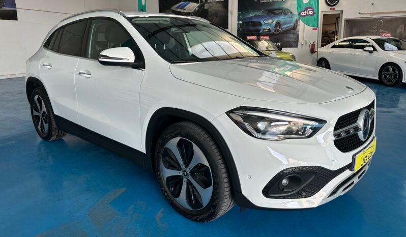 MERCEDES-BENZ GLA 200 STYLE LEDER NAVI completo