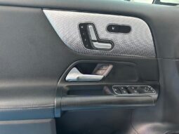 MERCEDES-BENZ GLA 200 STYLE LEDER NAVI completo