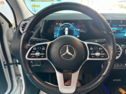 MERCEDES-BENZ GLA 200 STYLE LEDER NAVI completo