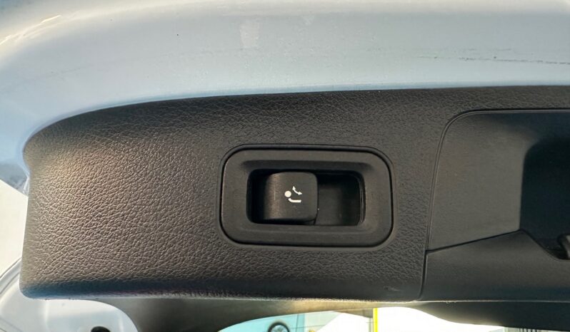 MERCEDES-BENZ GLA 200 STYLE LEDER NAVI completo