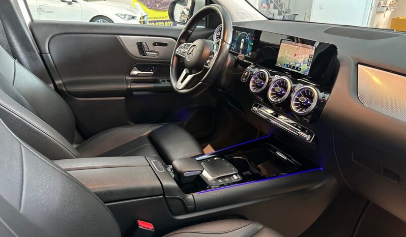 MERCEDES-BENZ GLA 200 STYLE LEDER NAVI completo