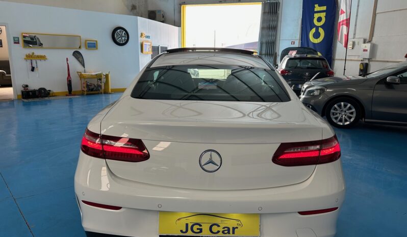 Mercedes Coupé E 220d AMG completo