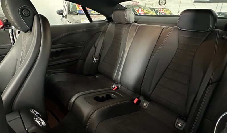Mercedes Coupé E 220d AMG completo