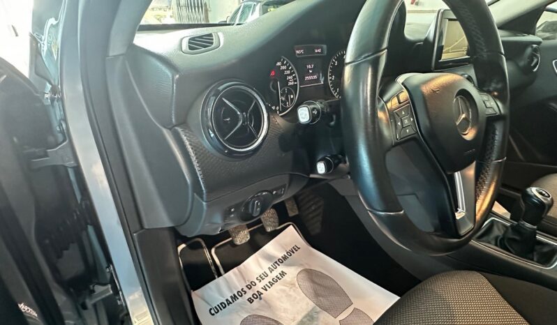 MERCEDES-BENZ CLASSE A 180 CDI STYLE completo