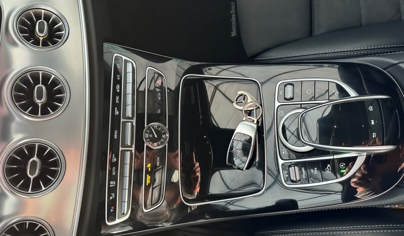 Mercedes Coupé E 220d AMG completo