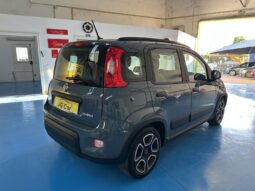 FIAT PANDA 1.0 HIBRID completo