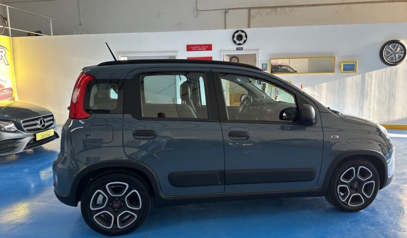 FIAT PANDA 1.0 HIBRID completo