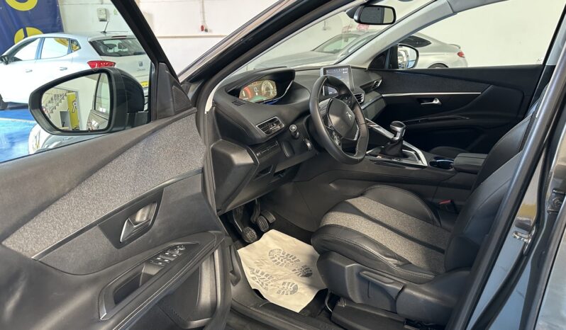 PEUGEOT 3008 1.2 130 CV completo