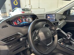 PEUGEOT 3008 1.2 130 CV completo