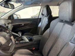 PEUGEOT 3008 1.2 130 CV completo