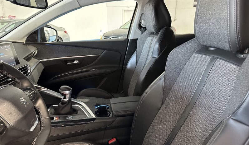 PEUGEOT 3008 1.2 130 CV completo
