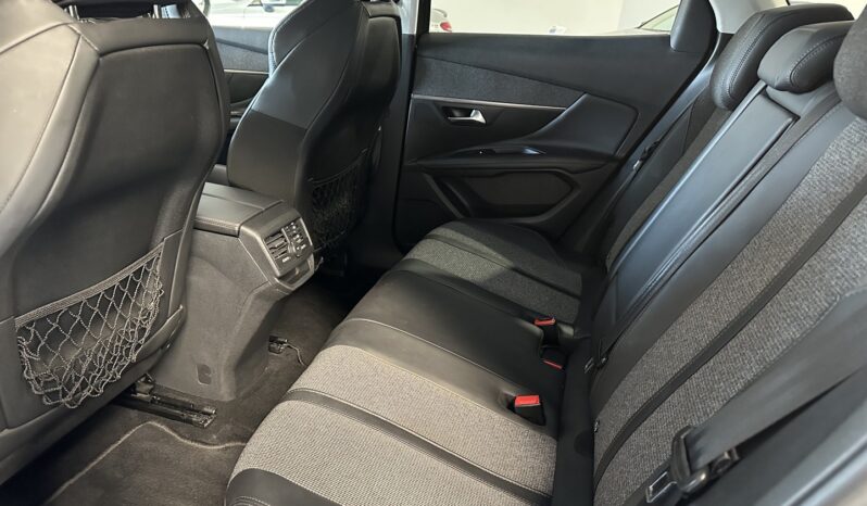 PEUGEOT 3008 1.2 130 CV completo