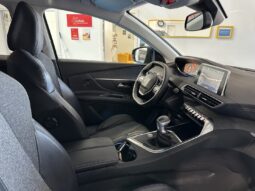 PEUGEOT 3008 1.2 130 CV completo