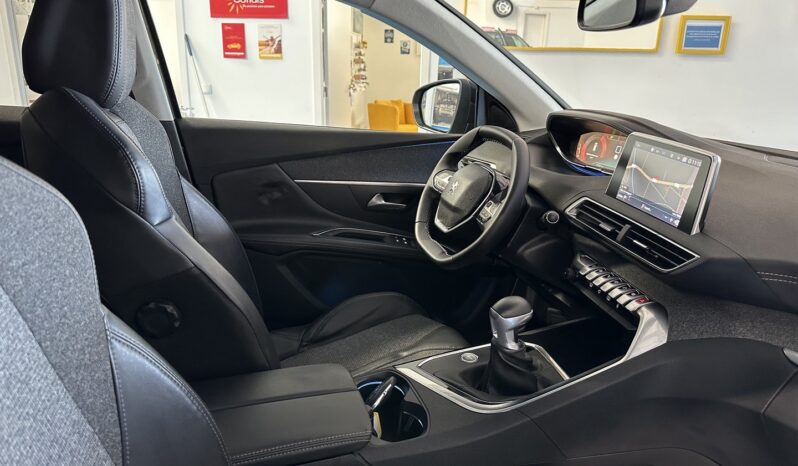 PEUGEOT 3008 1.2 130 CV completo
