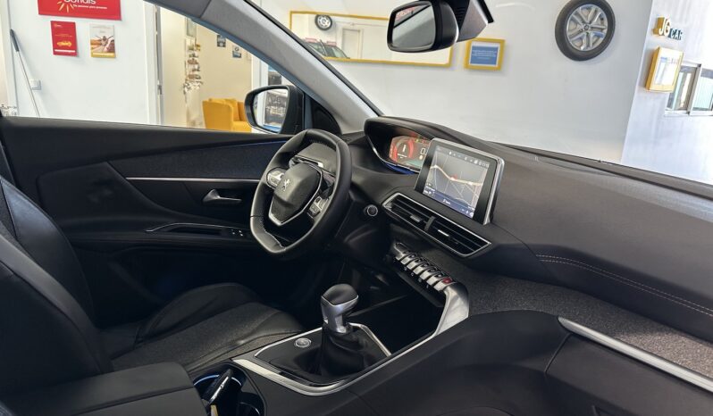 PEUGEOT 3008 1.2 130 CV completo