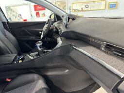 PEUGEOT 3008 1.2 130 CV completo